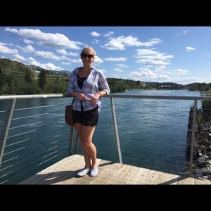 Meet your Posher, Nicole